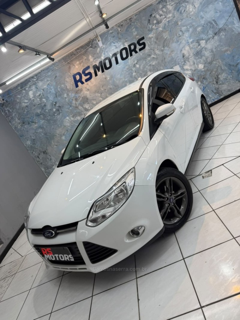 FOCUS 2.0 SE HATCH 16V FLEX 4P AUTO - 2015 - CAXIAS DO SUL