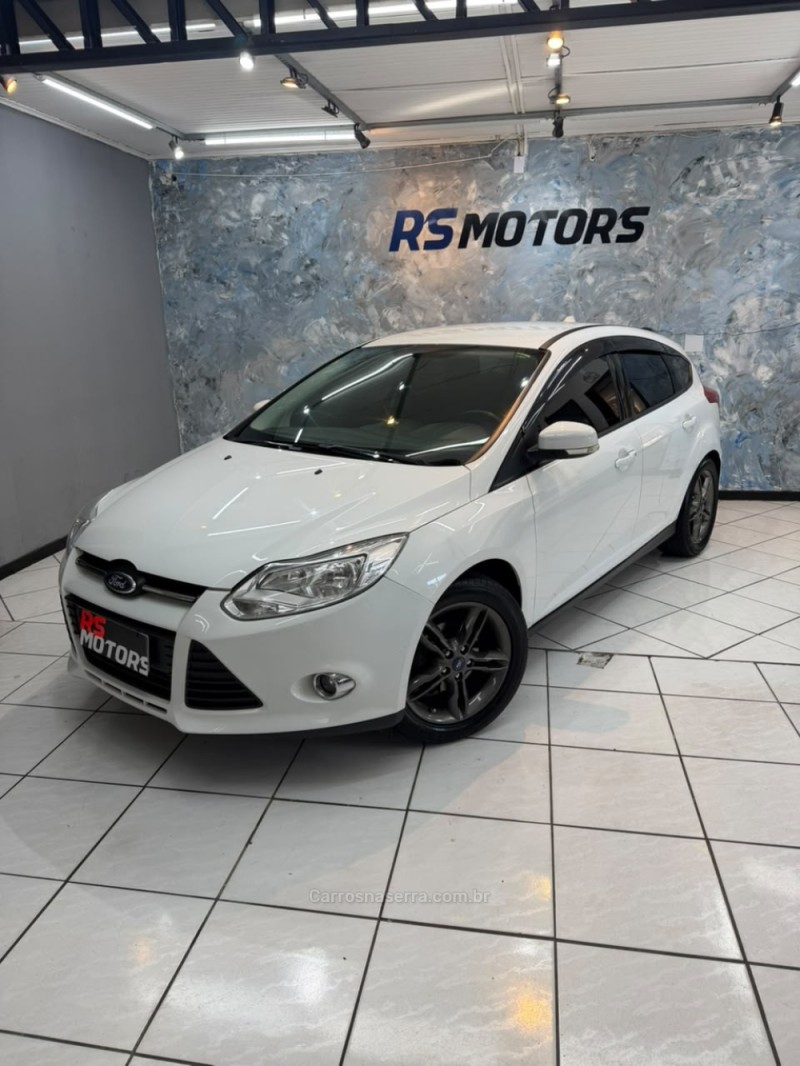 focus 2.0 se hatch 16v flex 4p auto 2015 caxias do sul