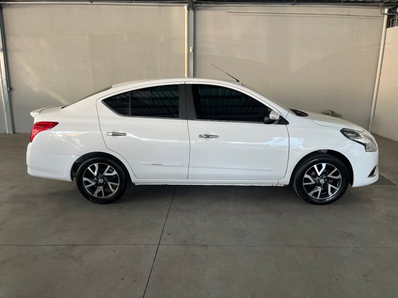 VERSA 1.6 16V FLEX UNIQUE 4P AUTOMÁTICO - 2017 - CAXIAS DO SUL