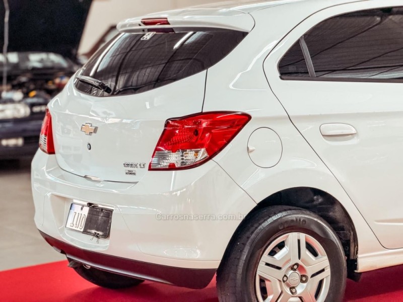 ONIX 1.0 LT 12V FLEX 4P MANUAL - 2014 - NOVA PRATA