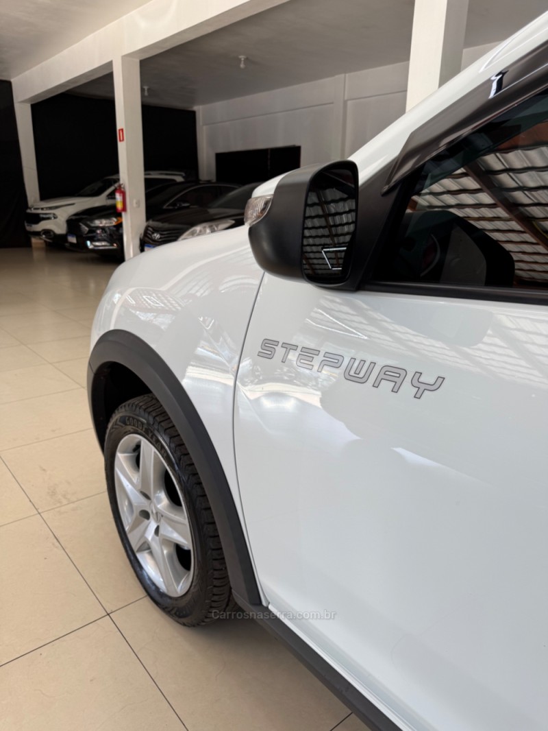 SANDERO 1.6 STEPWAY 8V FLEX 4P AUTOMATIZADO - 2018 - FARROUPILHA