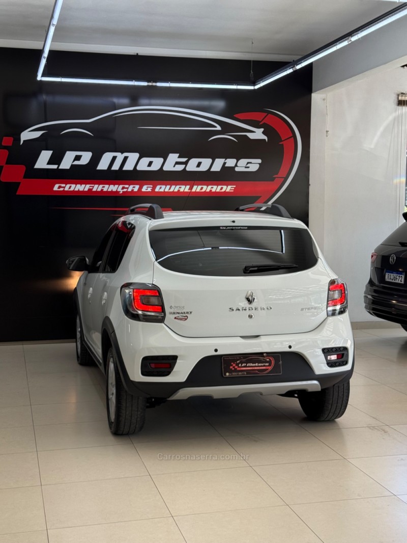 SANDERO 1.6 STEPWAY 8V FLEX 4P AUTOMATIZADO - 2018 - FARROUPILHA