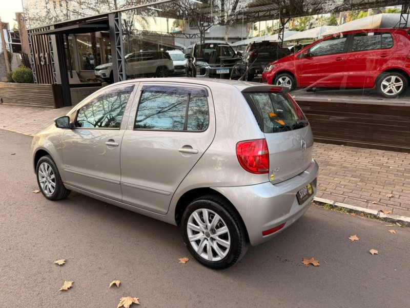 FOX 1.6 MI ITREND 8V FLEX 4P MANUAL - 2012 - DOIS IRMãOS