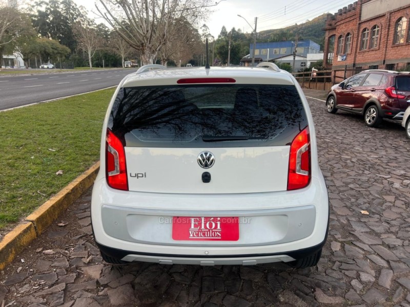 UP 1.0 CROSS 12V FLEX 4P MANUAL - 2016 - DOIS IRMãOS