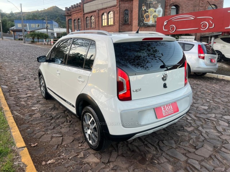 UP 1.0 CROSS 12V FLEX 4P MANUAL - 2016 - DOIS IRMãOS