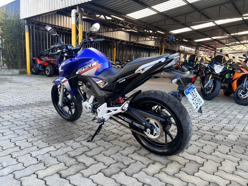 CB 250F TWISTER CBS - 2022 - BENTO GONçALVES