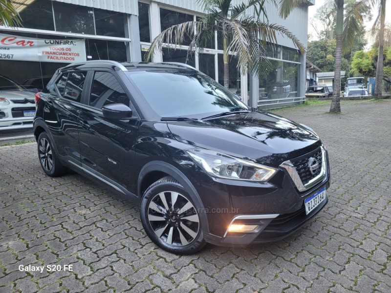kicks 1.6 16v flex sv 4p xtronic 2017 nova prata
