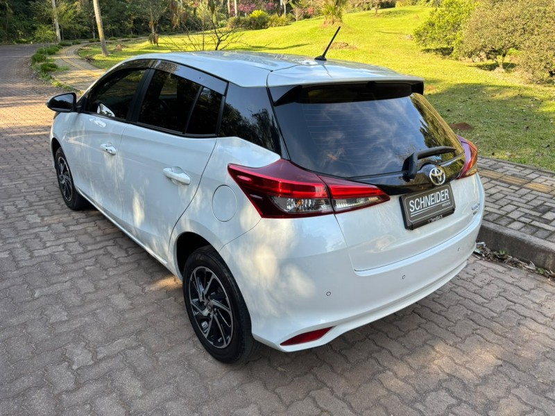 YARIS 1.5 XLS FLEX 4P AUTOMÁTICO - 2023 - NOVA PETRóPOLIS
