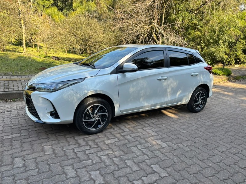 YARIS 1.5 XLS FLEX 4P AUTOMÁTICO - 2023 - NOVA PETRóPOLIS