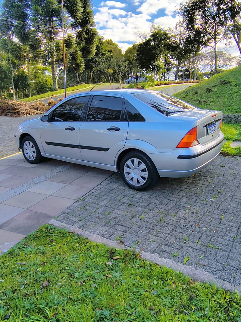 FOCUS 1.6 GL 8V GASOLINA 4P MANUAL - 2005 - FARROUPILHA