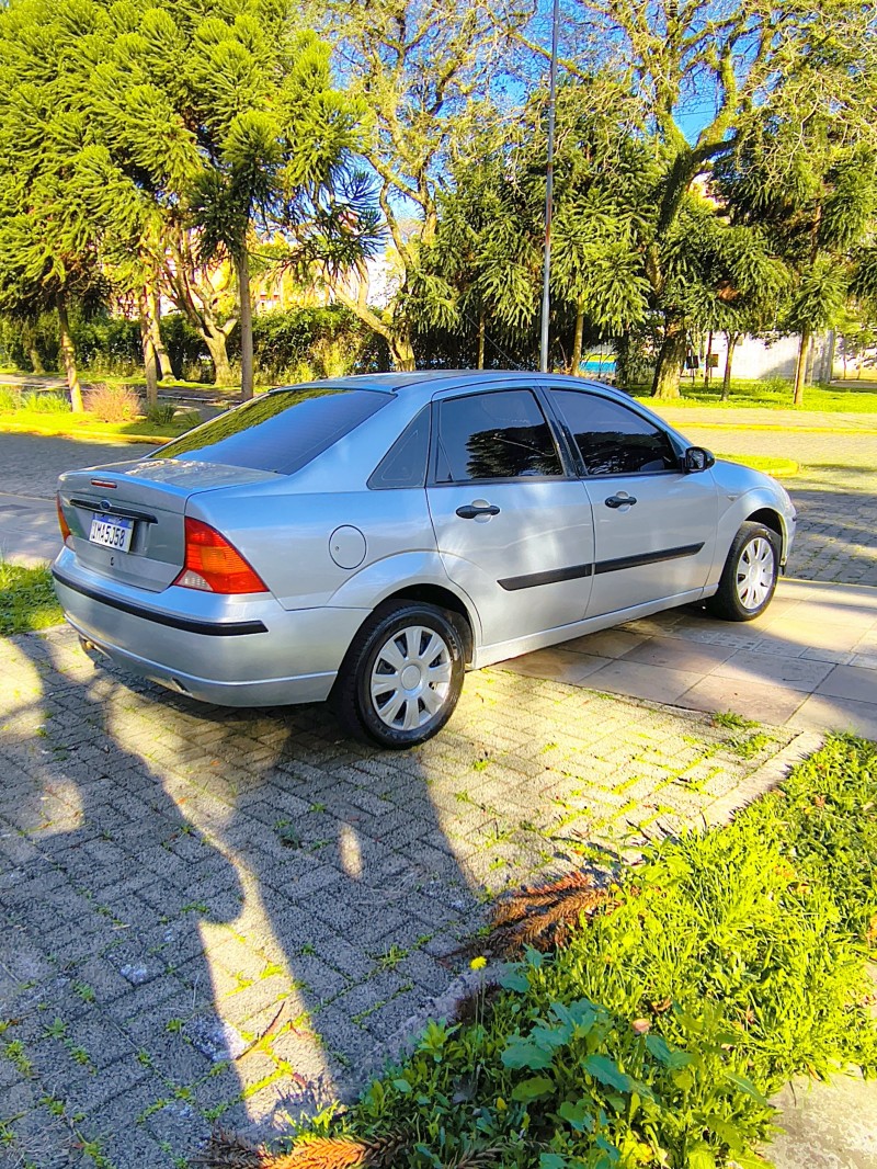 FOCUS 1.6 GL 8V GASOLINA 4P MANUAL - 2005 - FARROUPILHA