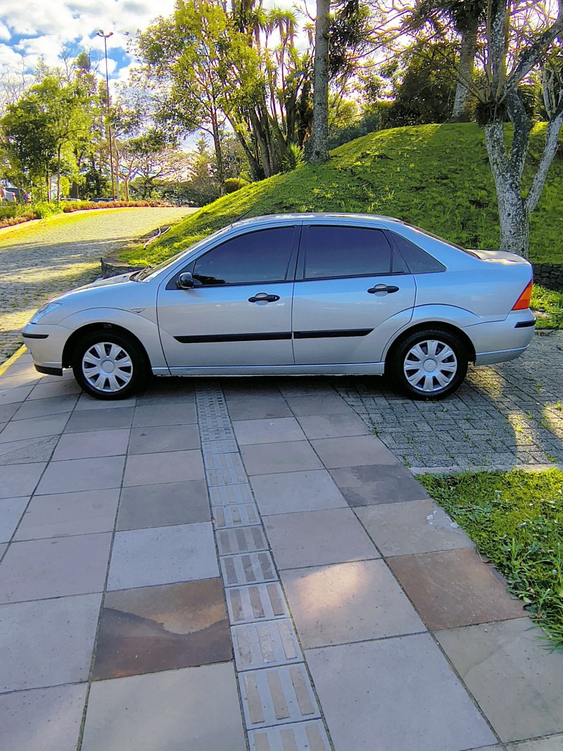 FOCUS 1.6 GL 8V GASOLINA 4P MANUAL - 2005 - FARROUPILHA