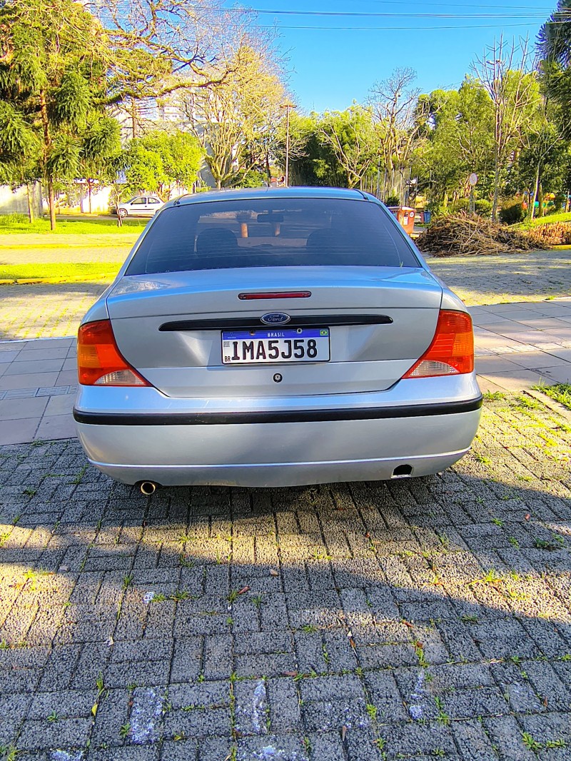 FOCUS 1.6 GL 8V GASOLINA 4P MANUAL - 2005 - FARROUPILHA