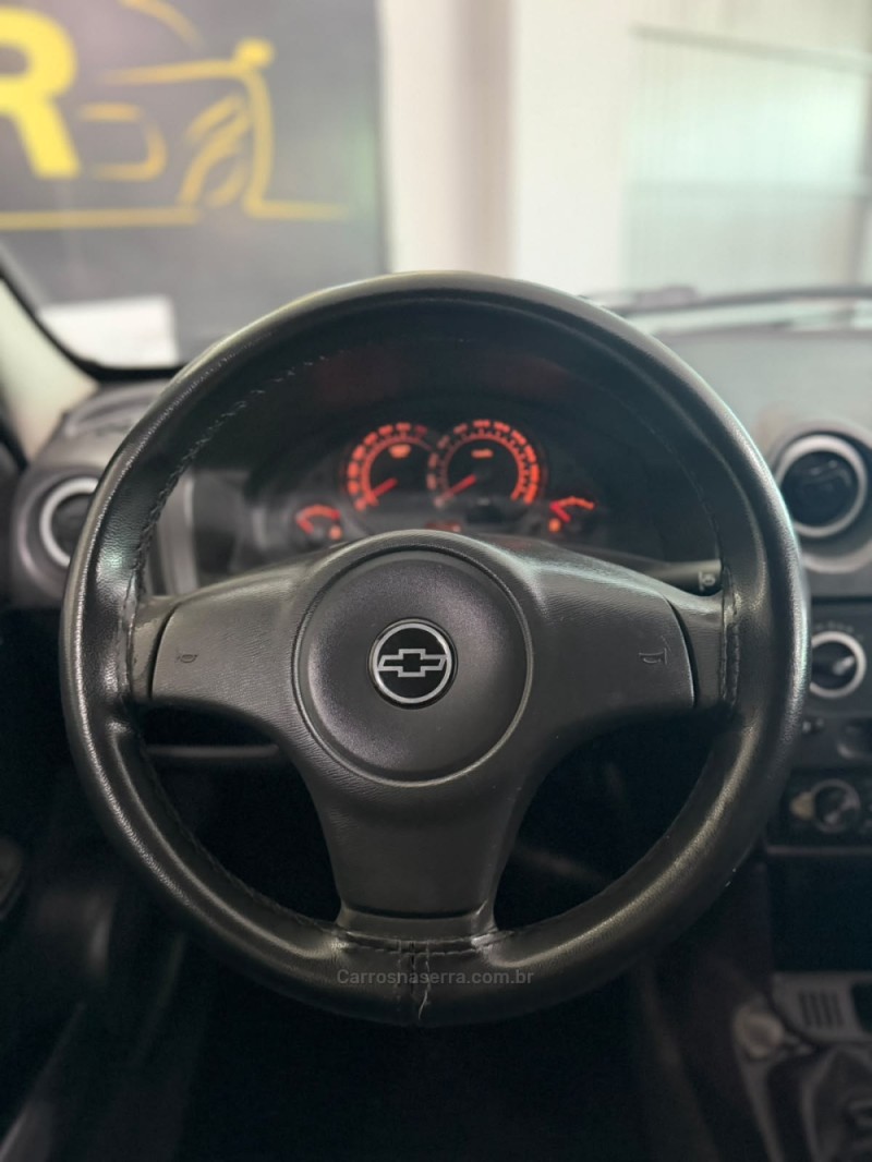 PRISMA 1.4 MPFI JOY 8V FLEX 4P MANUAL - 2009 - NOVO HAMBURGO