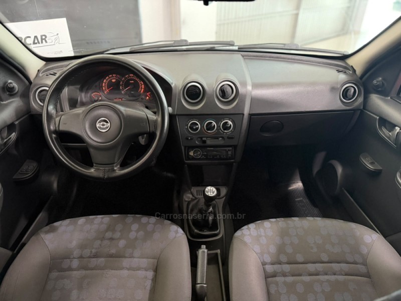 PRISMA 1.4 MPFI JOY 8V FLEX 4P MANUAL - 2009 - NOVO HAMBURGO