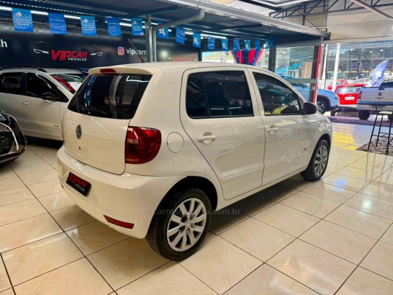 FOX 1.0 ITREND 8V FLEX 4P MANUAL - 2011 - ESTâNCIA VELHA