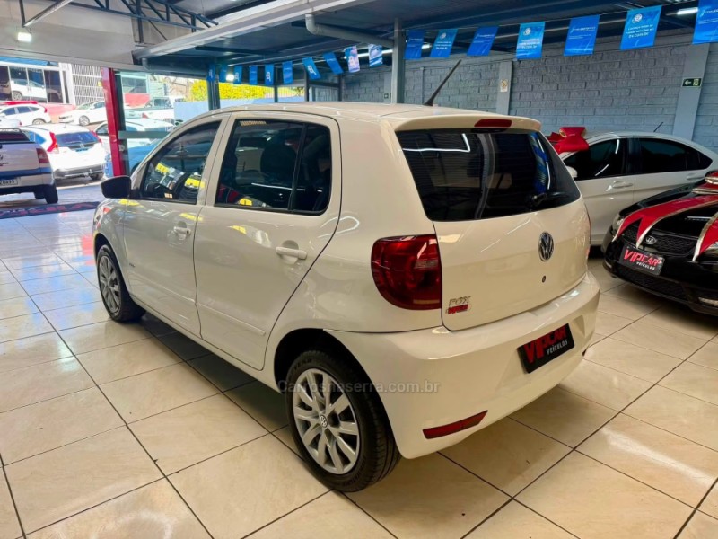 FOX 1.0 ITREND 8V FLEX 4P MANUAL - 2011 - ESTâNCIA VELHA