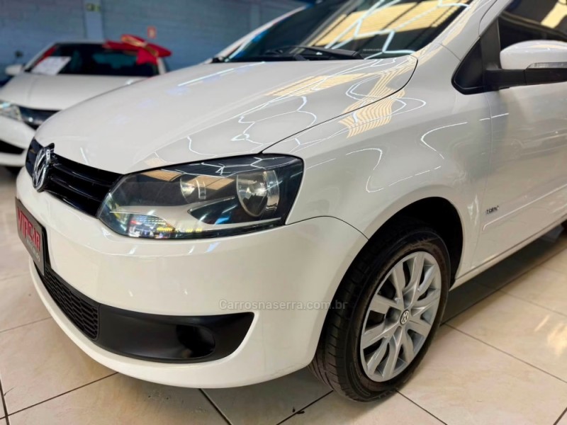 FOX 1.0 ITREND 8V FLEX 4P MANUAL - 2011 - ESTâNCIA VELHA