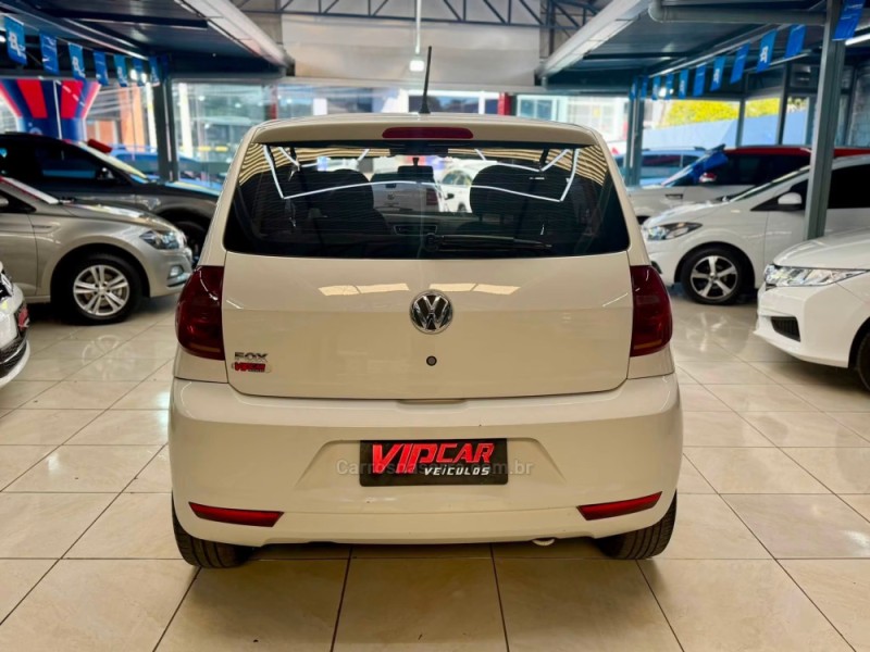 FOX 1.0 ITREND 8V FLEX 4P MANUAL - 2011 - ESTâNCIA VELHA