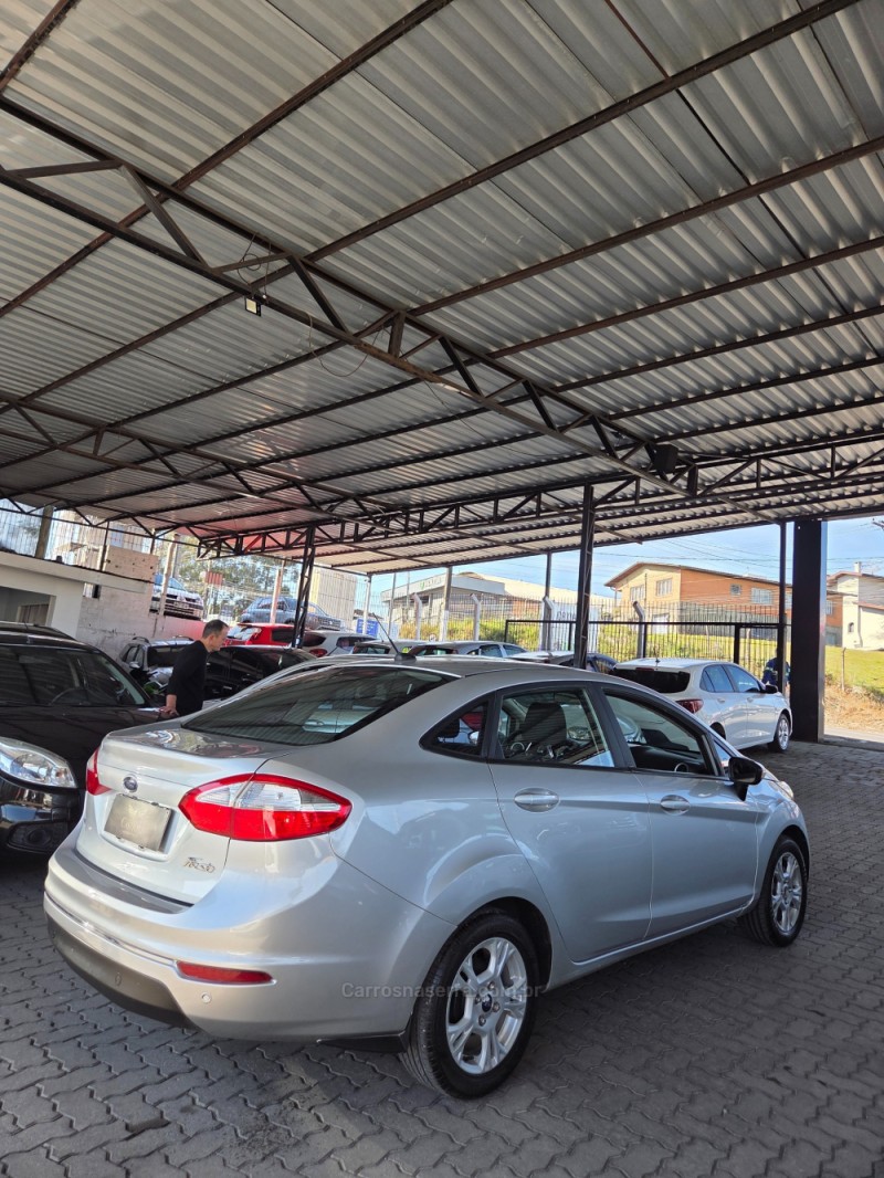 FIESTA 1.6 SE SEDAN 16V FLEX 4P MANUAL - 2016 - CAXIAS DO SUL