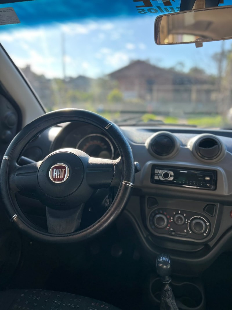 UNO 1.0 EVO VIVACE 8V FLEX 4P MANUAL - 2014 - CANELA