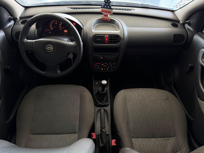 CORSA 1.8 MPFI JOY SEDAN 8V FLEX 4P MANUAL - 2006 - FELIZ