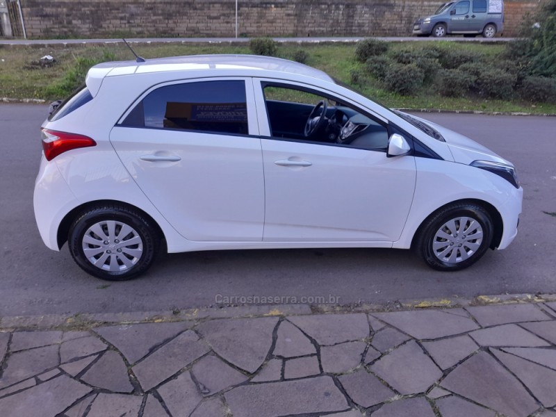 HB20 1.0 COMFORT PLUS 12V FLEX 4P MANUAL - 2013 - NOVA PRATA