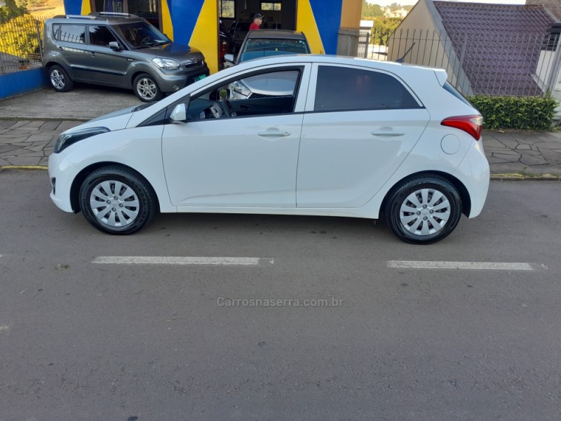 HB20 1.0 COMFORT PLUS 12V FLEX 4P MANUAL - 2013 - NOVA PRATA