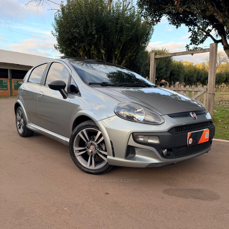 PUNTO 1.8 BLACKMOTION 16V FLEX 4P AUTOMATIZADO - 2016 - VACARIA