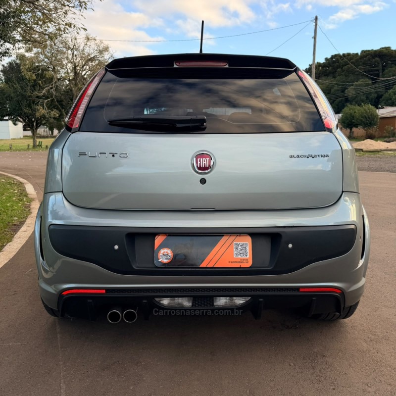 PUNTO 1.8 BLACKMOTION 16V FLEX 4P AUTOMATIZADO - 2016 - VACARIA