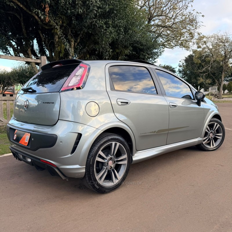PUNTO 1.8 BLACKMOTION 16V FLEX 4P AUTOMATIZADO - 2016 - VACARIA