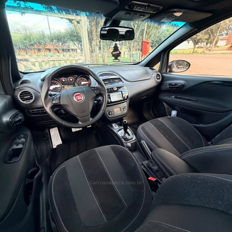 PUNTO 1.8 BLACKMOTION 16V FLEX 4P AUTOMATIZADO - 2016 - VACARIA