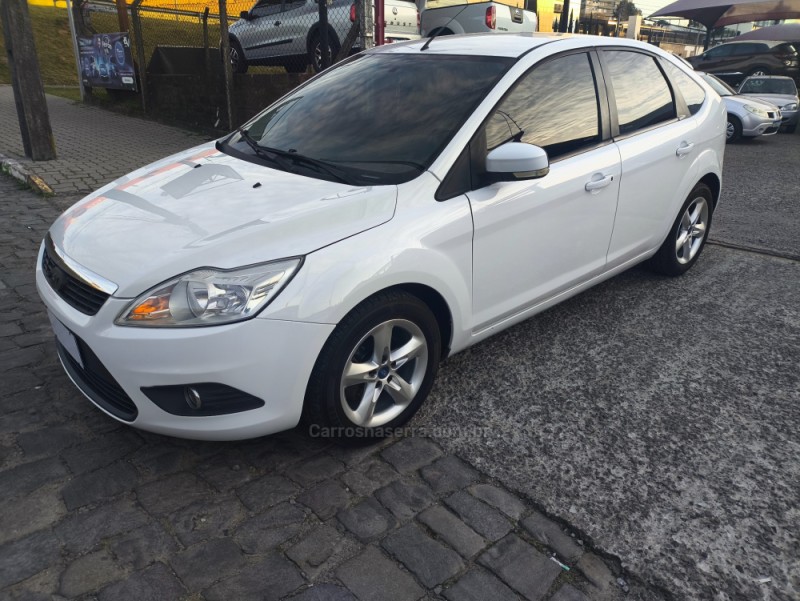 FOCUS 1.6 GLX SEDAN 8V FLEX 4P MANUAL - 2012 - FARROUPILHA