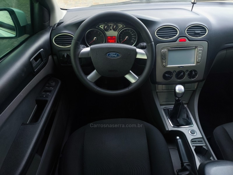FOCUS 1.6 GLX SEDAN 8V FLEX 4P MANUAL - 2012 - FARROUPILHA