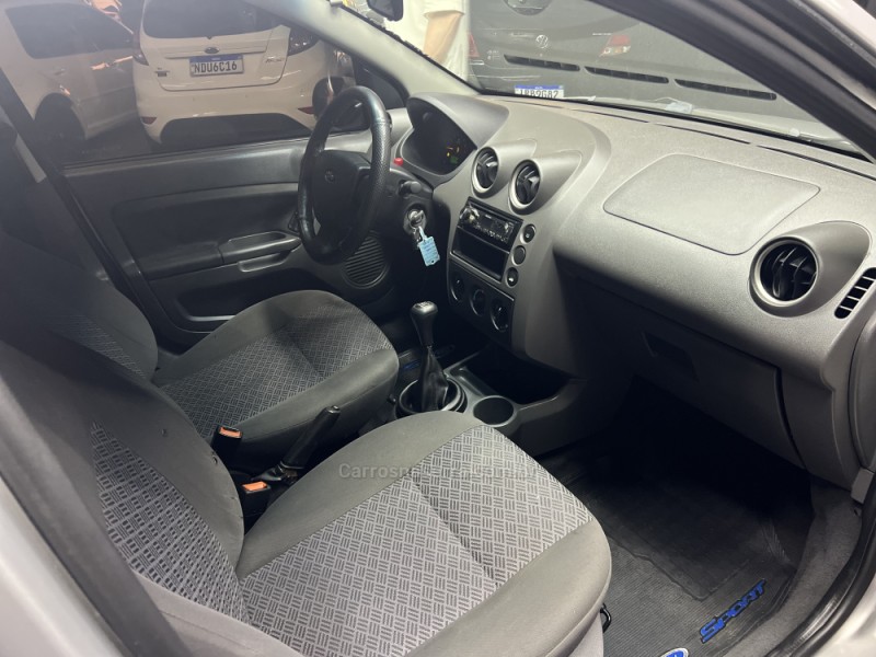 FIESTA 1.0 MPI PERSONNALITÉ SEDAN GASOLINA 4P MANUAL - 2006 - CAXIAS DO SUL