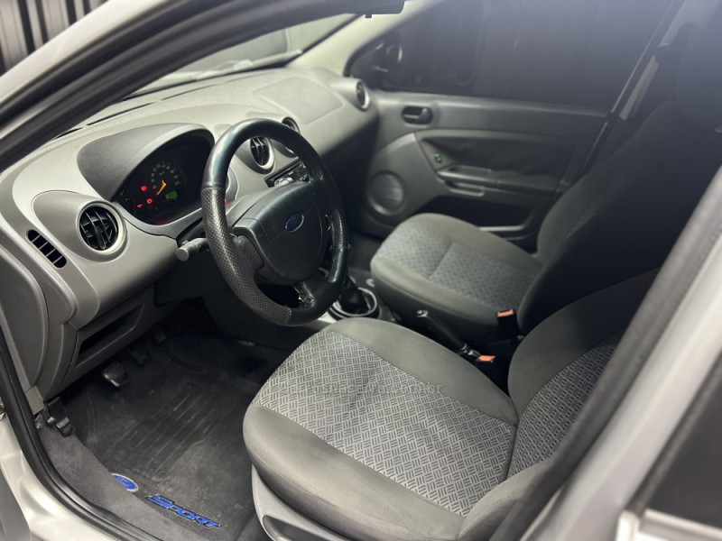 FIESTA 1.0 MPI PERSONNALITÉ SEDAN GASOLINA 4P MANUAL - 2006 - CAXIAS DO SUL