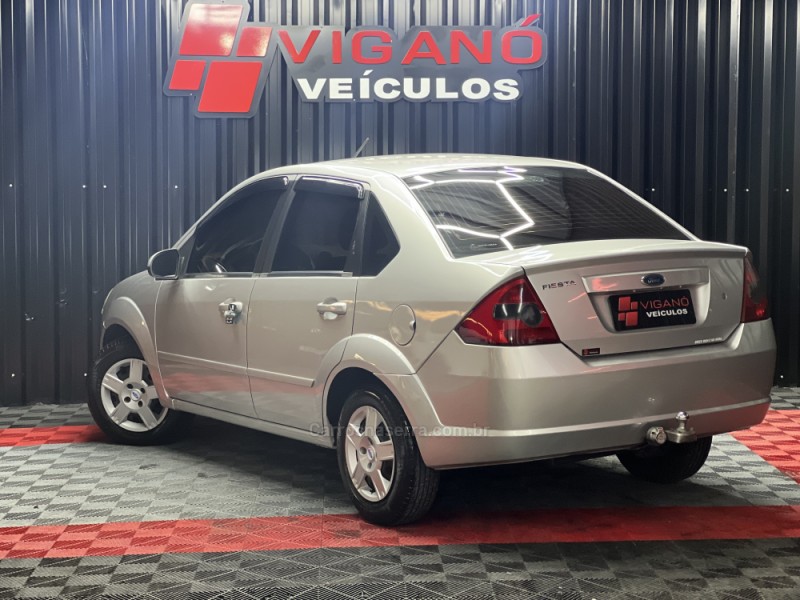 FIESTA 1.0 MPI PERSONNALITÉ SEDAN GASOLINA 4P MANUAL - 2006 - CAXIAS DO SUL