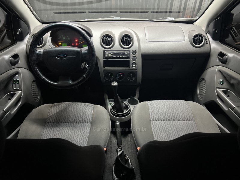 FIESTA 1.0 MPI PERSONNALITÉ SEDAN GASOLINA 4P MANUAL - 2006 - CAXIAS DO SUL