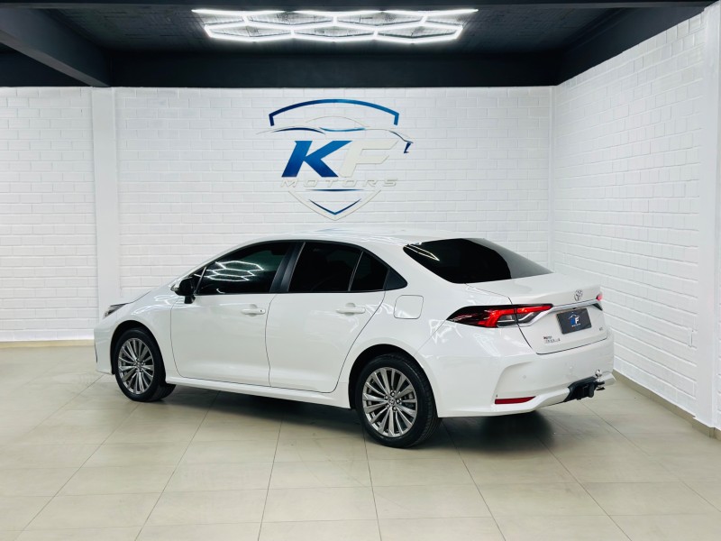 COROLLA 2.0 XEI 16V FLEX 4P AUTOMÁTICO - 2024 - NOVO HAMBURGO