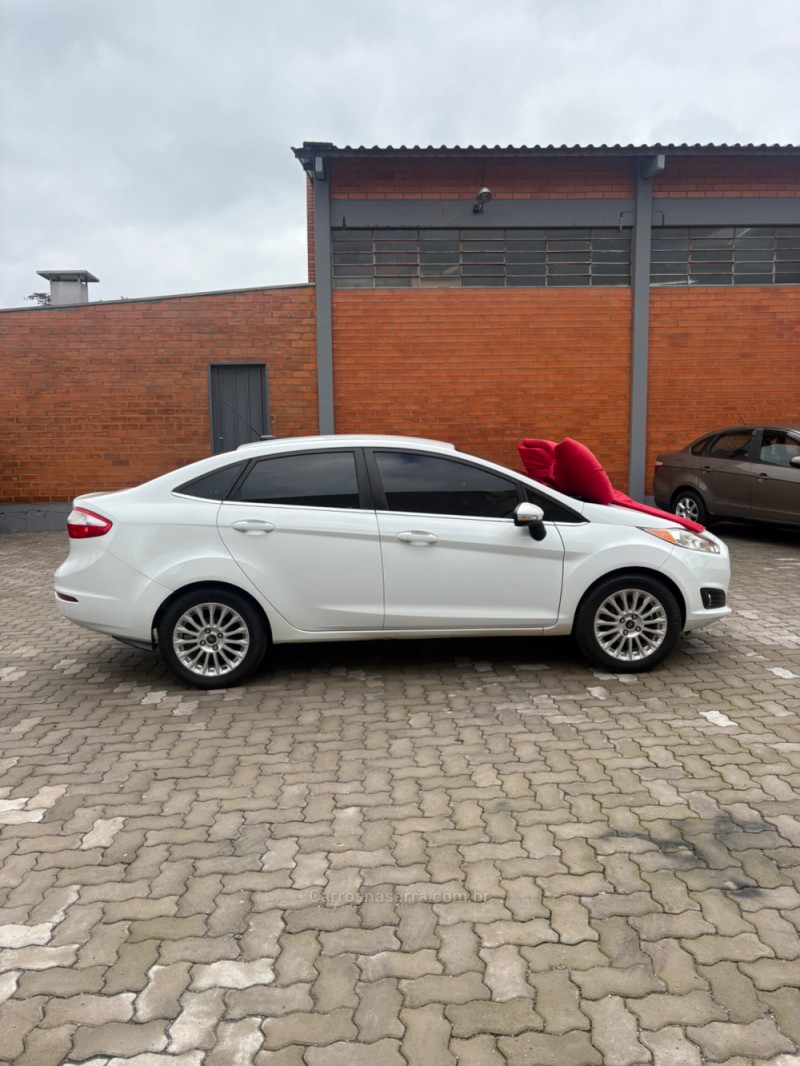 FIESTA 1.6 TITANIUM SEDAN 16V FLEX 4P AUTOMÁTICO - 2014 - CAXIAS DO SUL