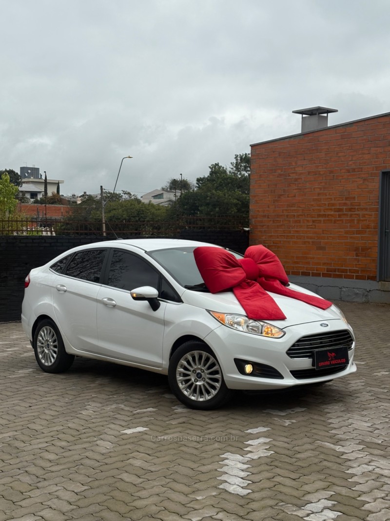FIESTA 1.6 TITANIUM SEDAN 16V FLEX 4P AUTOMÁTICO - 2014 - CAXIAS DO SUL