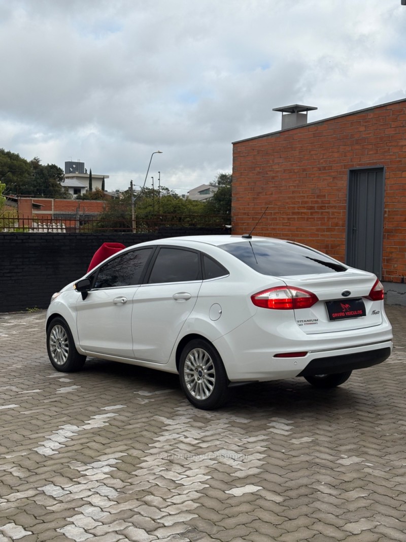 FIESTA 1.6 TITANIUM SEDAN 16V FLEX 4P AUTOMÁTICO - 2014 - CAXIAS DO SUL
