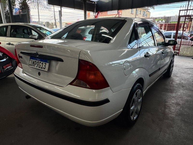 FOCUS 1.6 S SEDAN 16V FLEX 4P MANUAL - 2005 - CAXIAS DO SUL