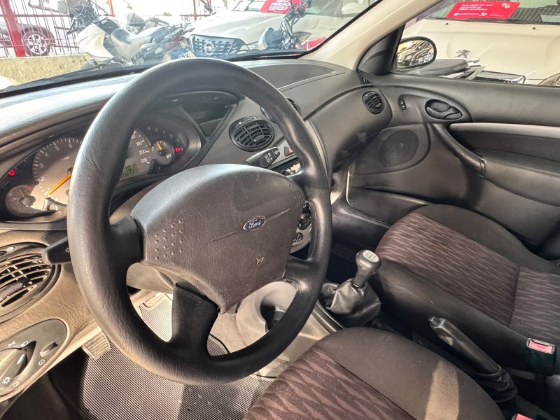 FOCUS 1.6 S SEDAN 16V FLEX 4P MANUAL - 2005 - CAXIAS DO SUL