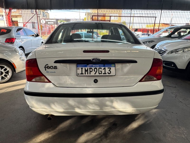 FOCUS 1.6 S SEDAN 16V FLEX 4P MANUAL - 2005 - CAXIAS DO SUL