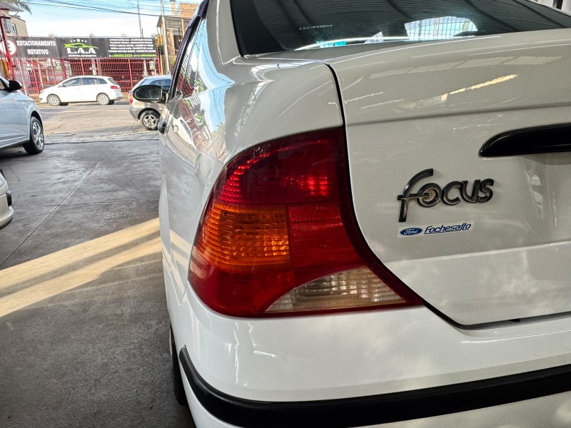 FOCUS 1.6 S SEDAN 16V FLEX 4P MANUAL - 2005 - CAXIAS DO SUL