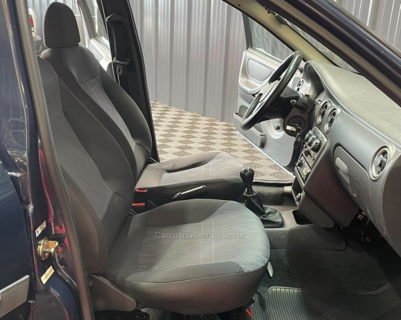 CELTA 1.0 MPFI SPIRIT 8V FLEX 4P MANUAL - 2005 - VACARIA