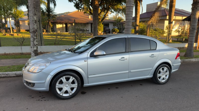 vectra 2.0 mpfi elegance 8v 140cv flex 4p automatico 2006 feliz