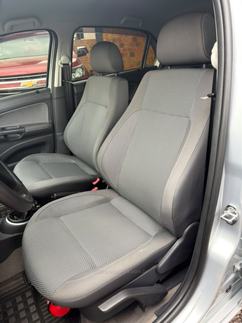VOYAGE 1.6 MI COMFORTLINE 8V FLEX 4P MANUAL - 2012 - LAJEADO