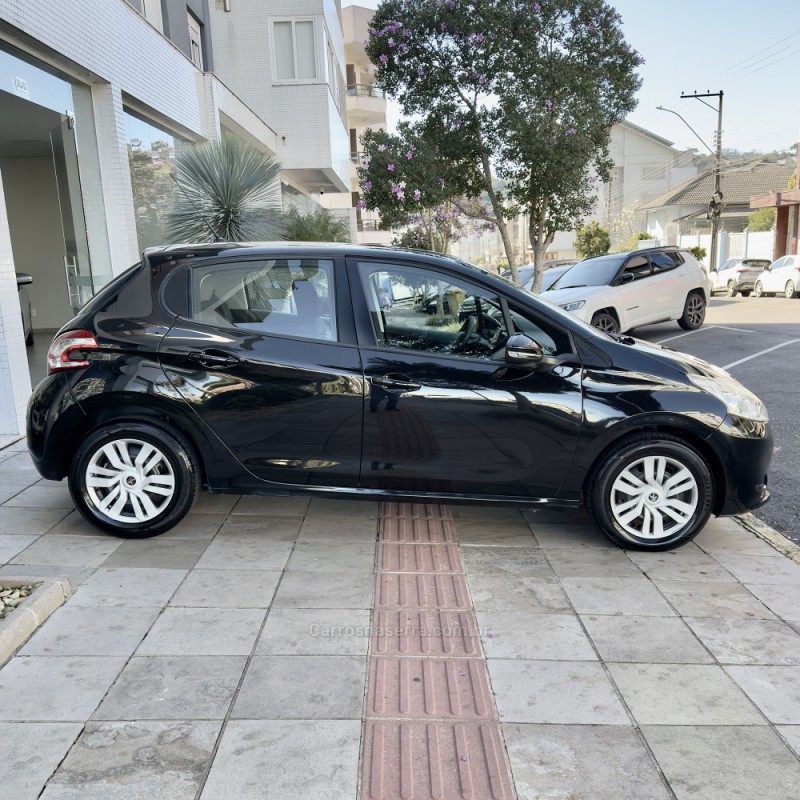 208 1.5 ACTIVE 8V FLEX 4P MANUAL - 2014 - FLORES DA CUNHA